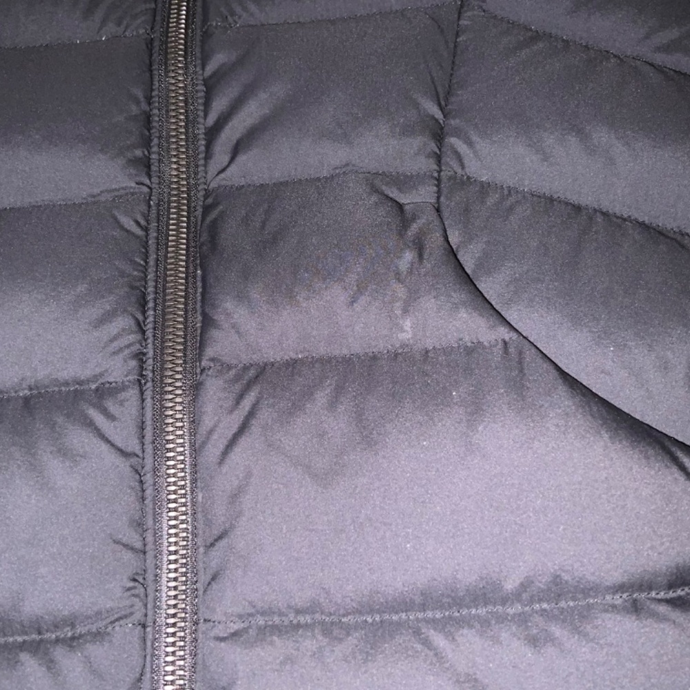 LULULEMON ATHLETICA pack it down hooded vest/black/4(removable hood) down - Picture 2 of 6